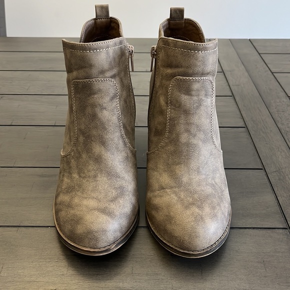 - MADDEN Girl wedge booties - Picture 2 of 5